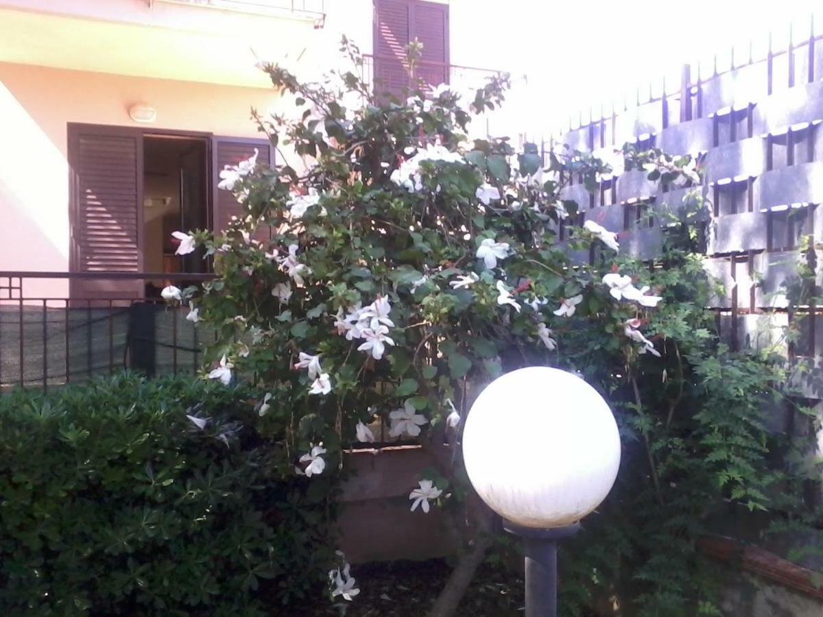 Hotel Sperone Mandra Capreria Exterior foto